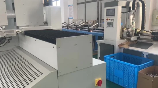 Macchina da taglio laser a fibra CNC ad alimentazione automatica per tubi a tubo quadrato tondo